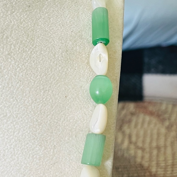 Vintage MOP & Green Glass Necklace 36” Fiber Glass - Picture 11 of 13